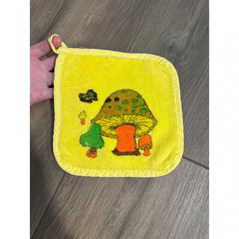 Vintage 1970s Mushroom Terry Cloth Potholder